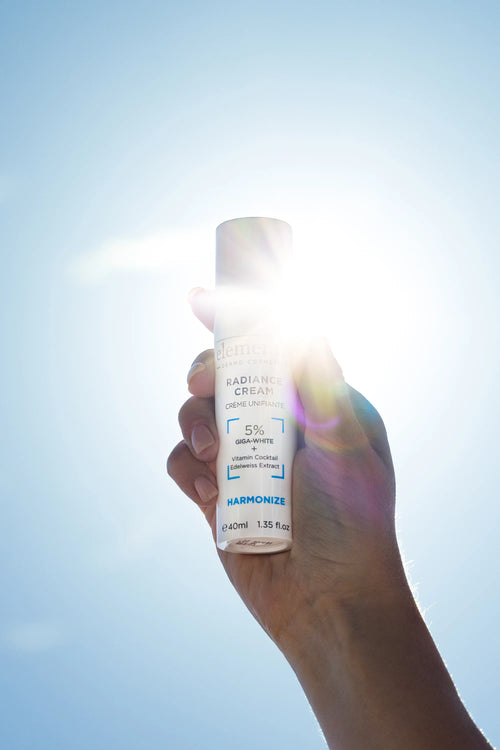 Ton i pabarabartë i lëkurës dhe pigmentim